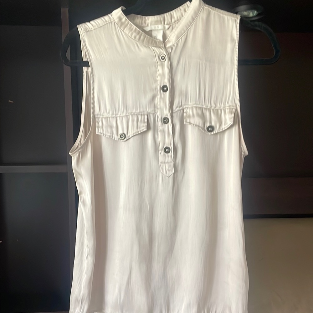 H&M Sleeveless Cream Button-Up Top